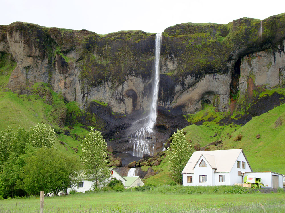 Iceland - Skogarfoss waterfall